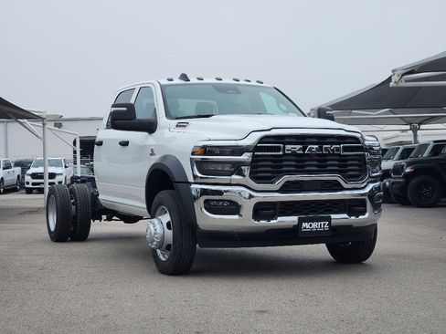 New 2026 RAM 5500 Tradesman w/ Chrome Appearance Group image 2