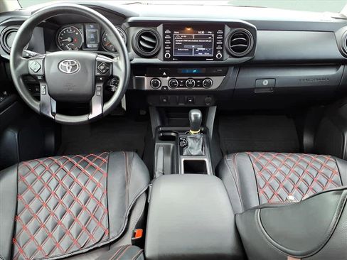 Used 2022 Toyota Tacoma SR image 10
