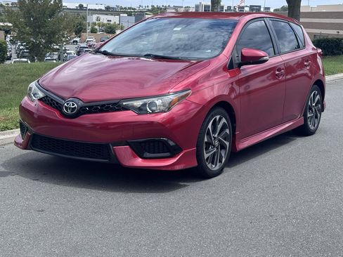 Used 2018 Toyota Corolla iM FWD image 2