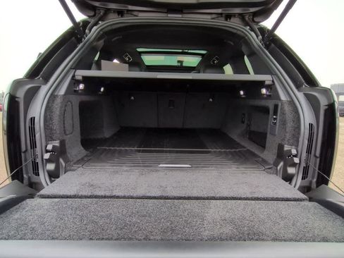 New 2026 Land Rover Range Rover SE image 35