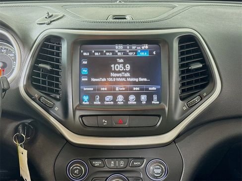 Used 2017 Jeep Cherokee Latitude w/ Safety/Convenience Group image 14