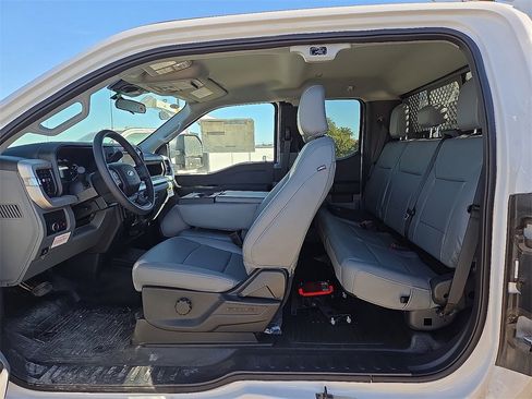 New 2024 Ford F550 4x4 SuperCab Super Duty image 15