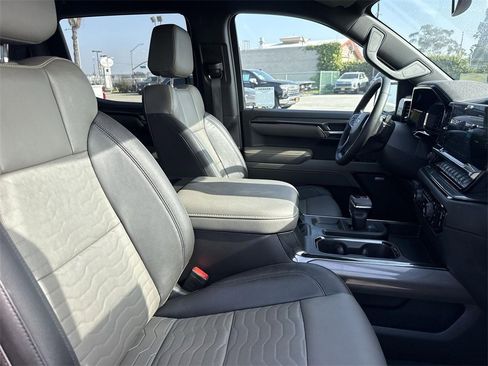 Used 2023 Chevrolet Silverado 1500 ZR2 image 26