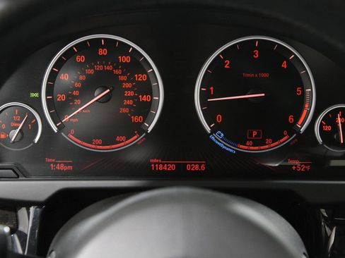 Used 2015 BMW X5 xDrive35d image 8