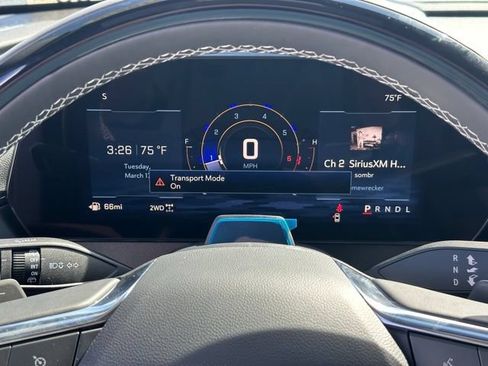 New 2026 Chevrolet Traverse Z71 w/ Enhanced Driving Package AWD/4WD image 7