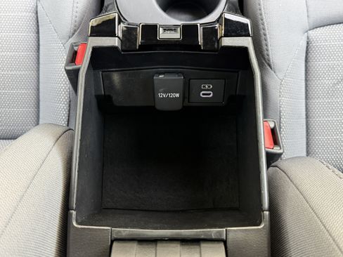 Used 2025 Toyota Corolla SE image 23