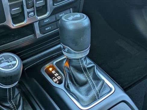 Used 2022 Jeep Wrangler Unlimited Sahara w/ Cold Weather Group image 13