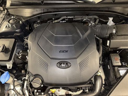 Used 2018 Kia Cadenza Technology image 11
