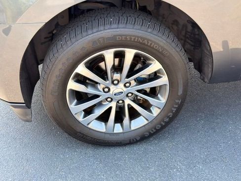 Used 2018 Ford Expedition Limited w/ Equipment Group 301A AWD/4WD image 19