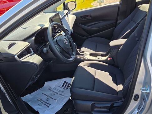 Used 2026 Toyota Corolla LE FWD image 5