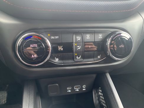 Certified 2023 Chevrolet TrailBlazer RS w/ Convenience Package FWD image 13