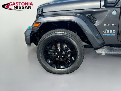 Used 2022 Jeep Wrangler Unlimited Sahara w/ Cold Weather Group AWD/4WD image 41