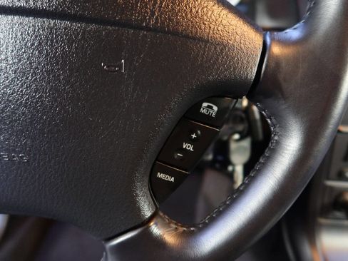 Used 2004 Ford Thunderbird Deluxe image 25