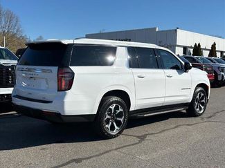 Used 2024 Chevrolet Suburban LT video 2