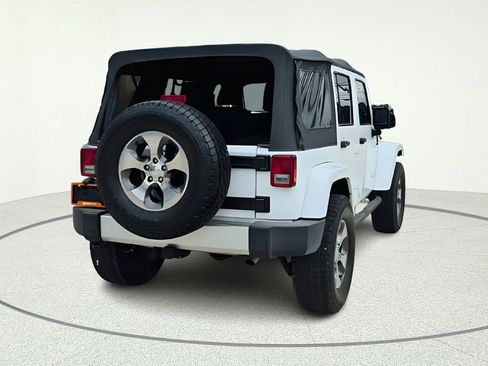 Used 2018 Jeep Wrangler Unlimited Sahara AWD/4WD image 6
