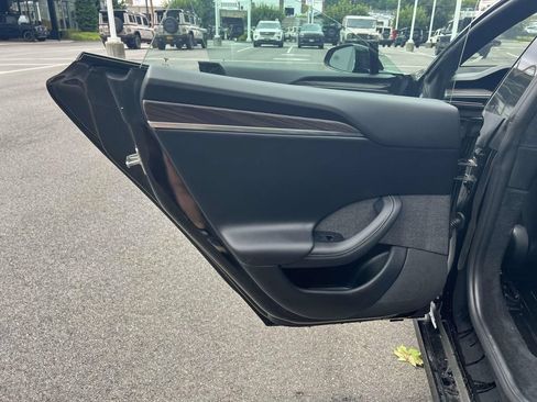 Used 2022 Tesla Model S AWD/4WD image 18