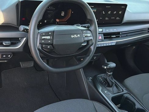 Used 2025 Kia K4 FWD image 6