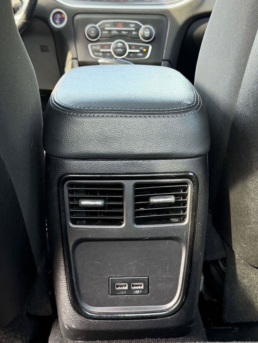 Used 2020 Dodge Charger R/T w/ Blacktop Package RWD image 16