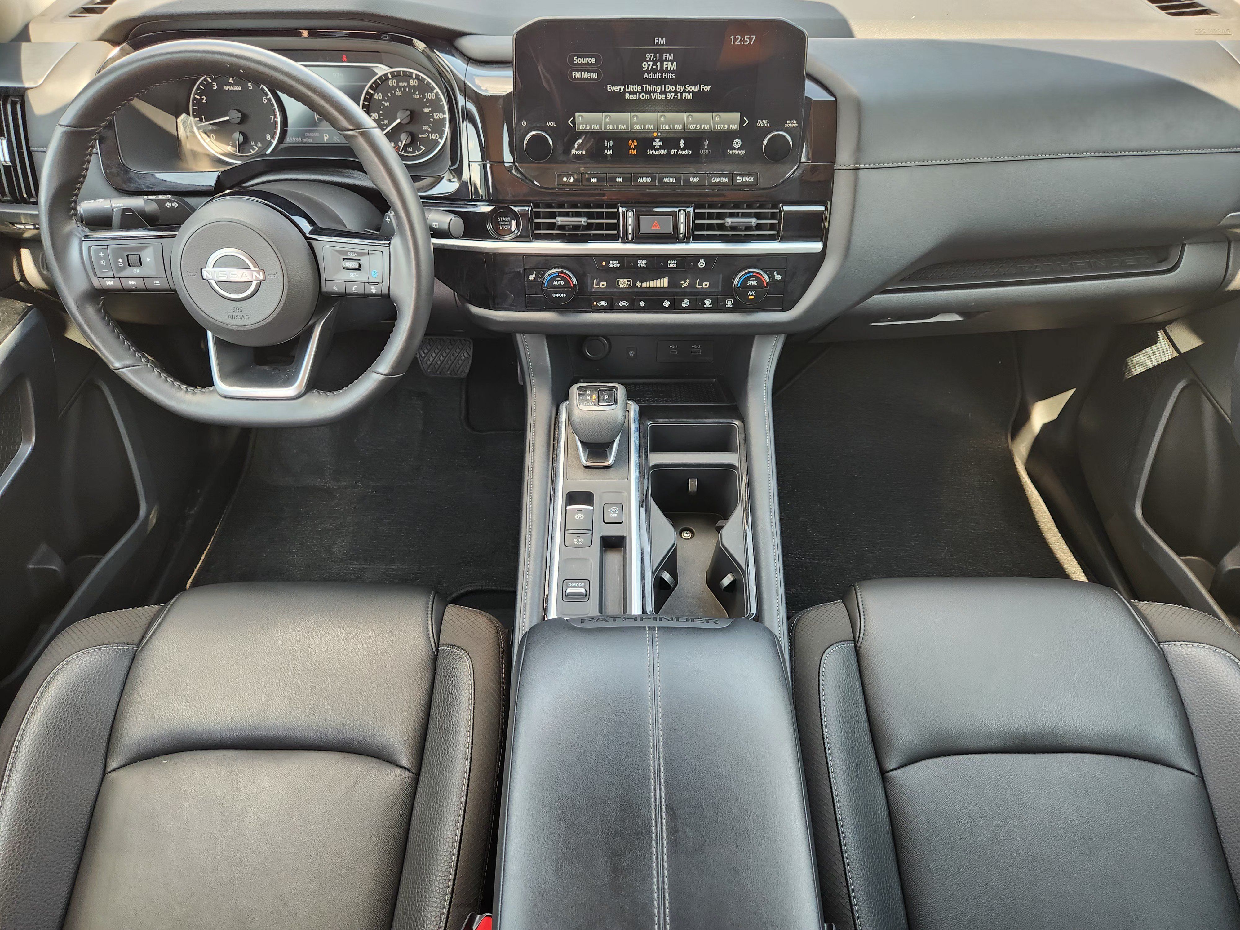 Used 2025 Nissan Pathfinder SL FWD image 25