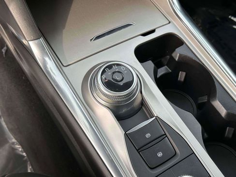 Used 2022 Ford Explorer XLT w/ Equipment Group 202A image 31