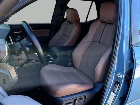Used 2025 Toyota 4Runner Limited AWD/4WD image 8