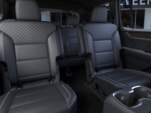 New 2026 GMC Acadia Denali w/ Super Cruise Package FWD image 17
