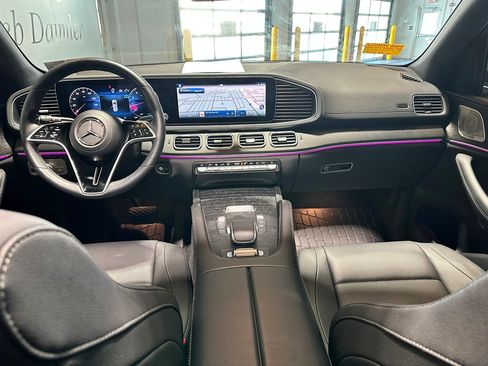 Certified 2025 Mercedes-Benz GLS 450 4MATIC image 6