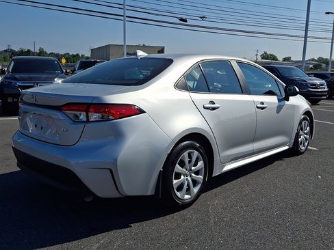Used 2025 Toyota Corolla LE FWD image 6