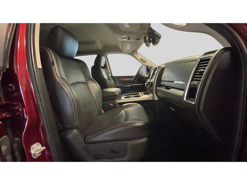 Used 2018 RAM 1500 Laramie w/ Convenience Group AWD/4WD image 16