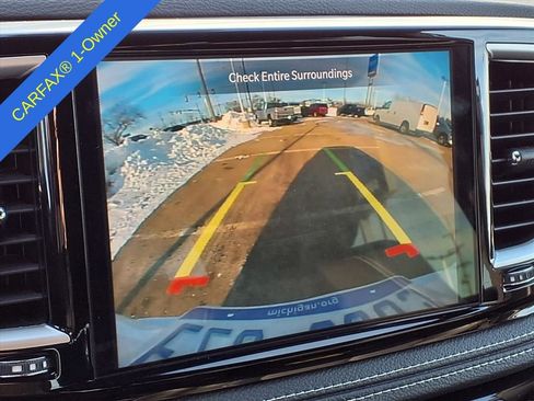 Used 2026 Chrysler Pacifica Select image 23