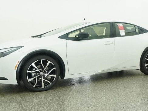 New 2026 Toyota Prius Plug-In Hybrid FWD image 7