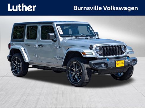 Used 2024 Jeep Wrangler Unlimited AWD/4WD image 1