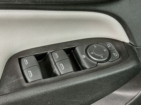 Used 2019 Chevrolet Equinox LS FWD image 15
