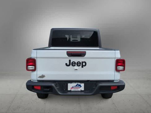 New 2025 Jeep Gladiator Sport image 7