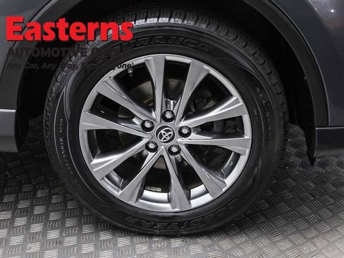 Used 2018 Toyota RAV4 Limited image 35