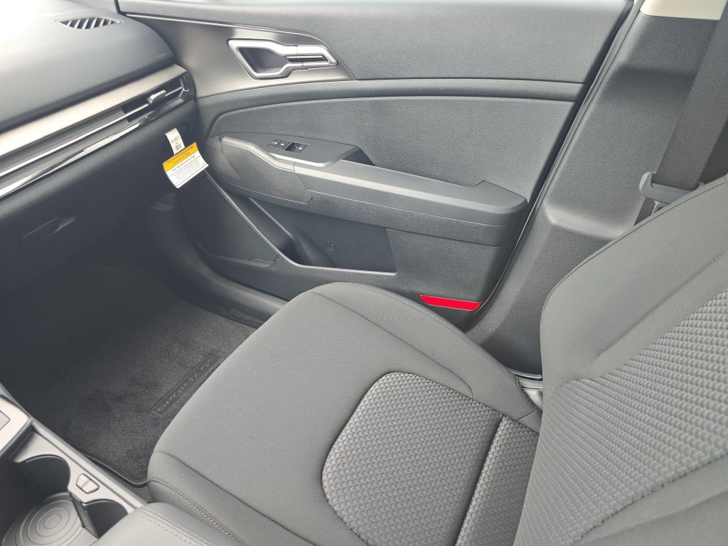 New 2027 Kia Sportage LX FWD image 15