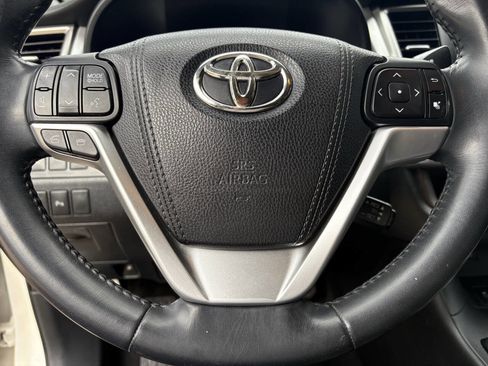 Used 2015 Toyota Highlander Limited image 9