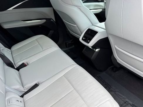 Used 2024 Cadillac Lyriq Sport RWD image 18