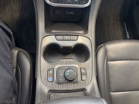 Used 2023 GMC Acadia SLT w/ Elevation Edition FWD image 20