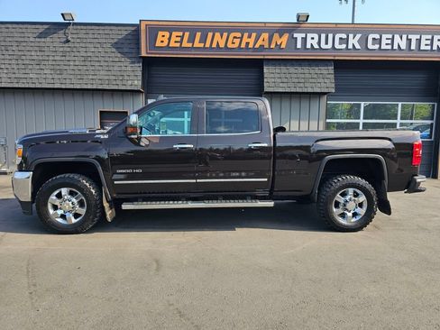 Used 2019 GMC Sierra 3500 SLT w/ Driver Alert Package AWD/4WD image 2