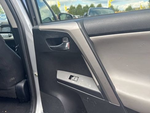 Used 2017 Toyota RAV4 XLE FWD image 21
