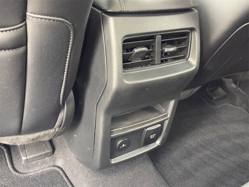 Used 2023 Ford Edge SEL image 12