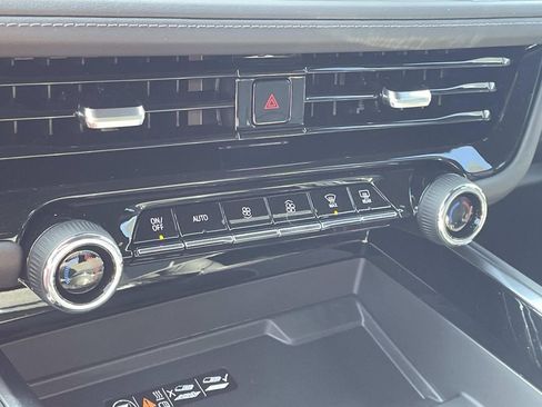 New 2026 Chevrolet Suburban Z71 w/ Comfort Package image 26