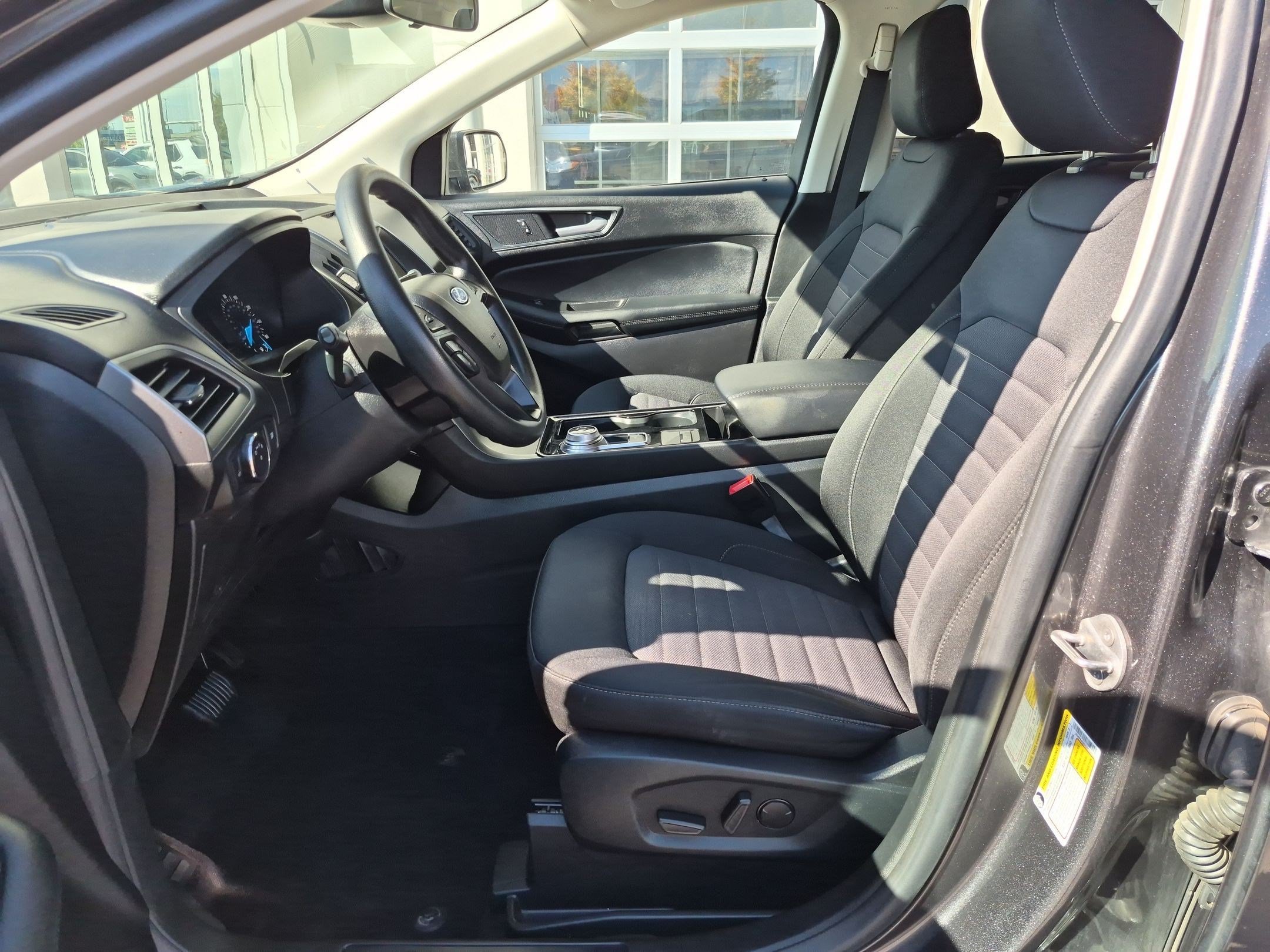 Used 2020 Ford Edge SE AWD/4WD image 17