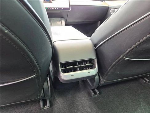 Used 2023 Tesla Model 3 Standard Range RWD image 16