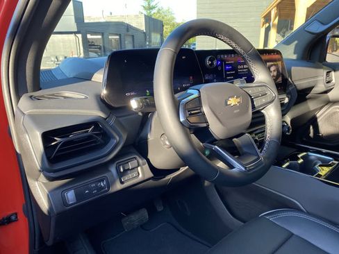 Used 2025 Chevrolet Silverado EV LT AWD/4WD image 2