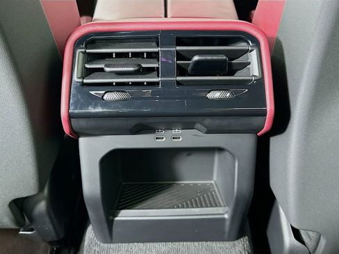 Used 2025 BMW 530i w/ Premium Package image 26