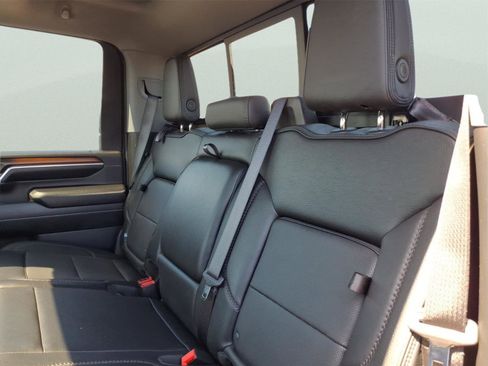 Used 2024 GMC Sierra 3500 Denali w/ Technology Package AWD/4WD image 11