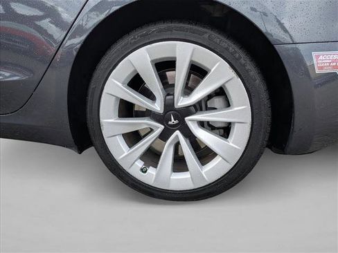 Used 2022 Tesla Model 3 image 18