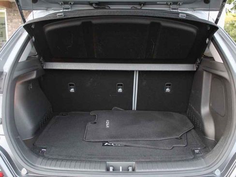 Used 2021 Hyundai Kona Limited w/ Cargo Package image 8